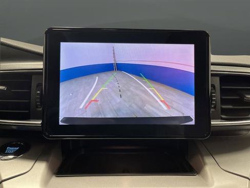 Used 2023 Ford Explorer XLT image 11