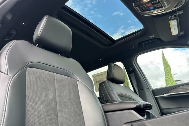 New 2026 Jeep Grand Cherokee L 4WD image 15