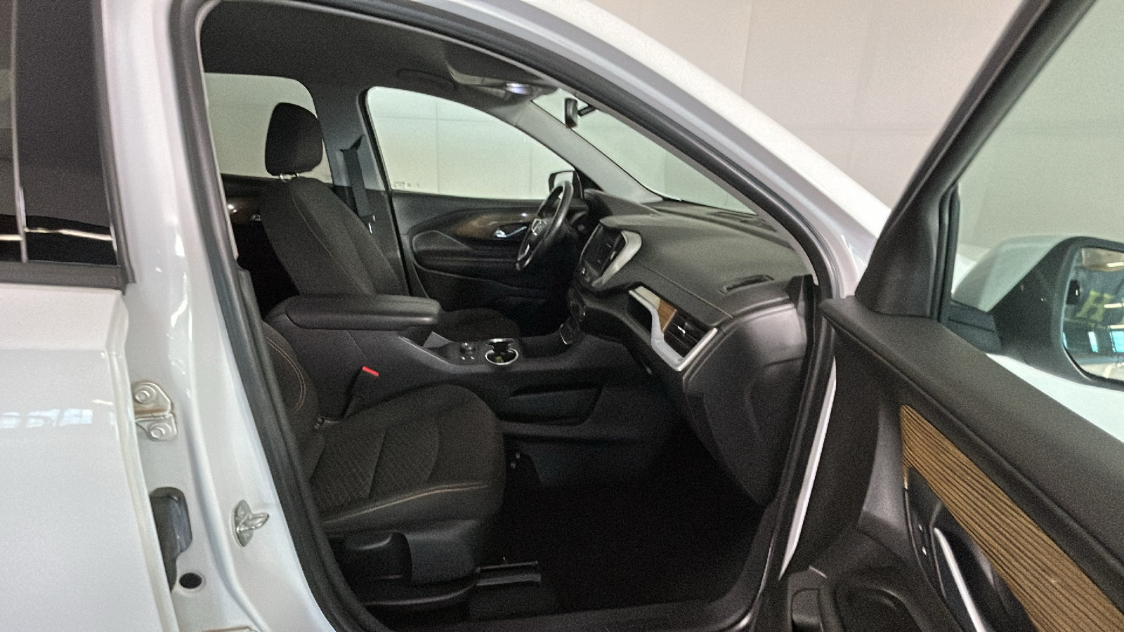 Used 2019 GMC Terrain SLE w/ Driver Convenience Package AWD/4WD image 37