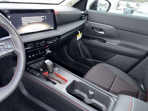 New 2026 Nissan Kicks SR w/ Cold Weather Package image 23