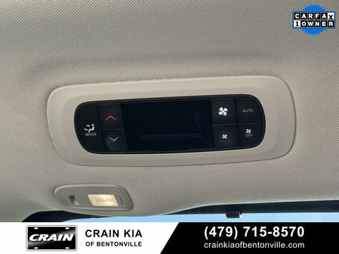 Used 2023 Chrysler Pacifica Limited image 29