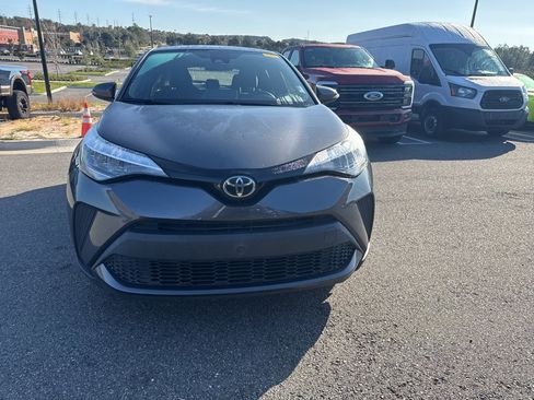 Used 2021 Toyota C-HR LE image 2