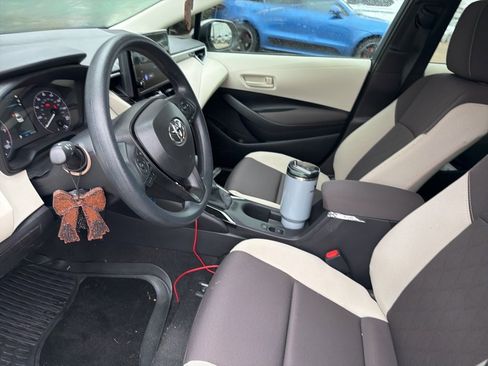 Certified 2025 Toyota Corolla LE image 3