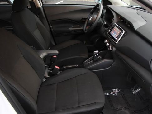 Certified 2025 Nissan Kicks Play S FWD image 32