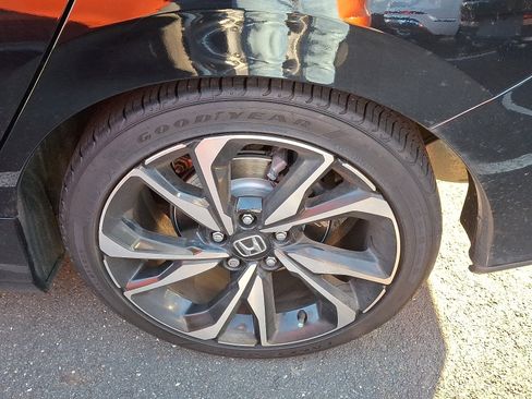 Used 2018 Honda Civic Si image 7