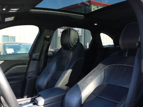 Used 2018 Jaguar F-PACE S image 13