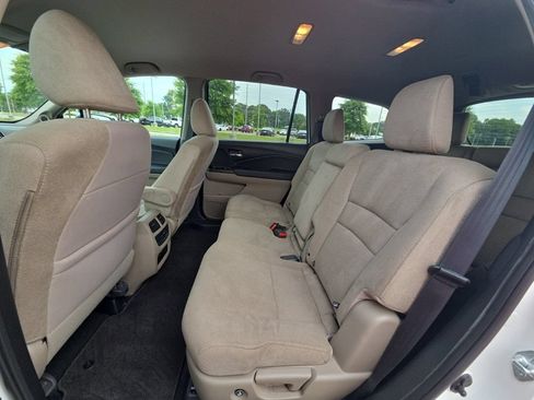 Used 2021 Honda Pilot EX image 11