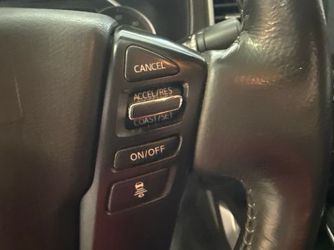 Used 2024 Nissan Frontier SV w/ Technology Package RWD image 18