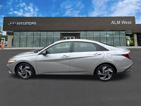 Used 2025 Hyundai Elantra Sport image 8