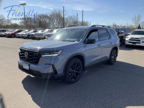 Used 2025 Honda Pilot Black Edition image 29