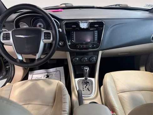 Used 2011 Chrysler 200 Limited image 8