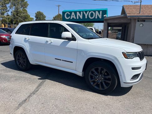 Used 2018 Jeep Grand Cherokee High Altitude AWD/4WD image 2