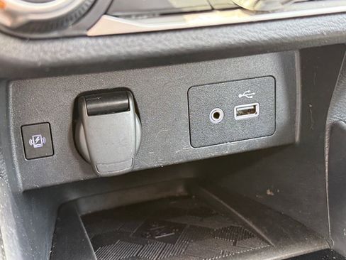 Used 2023 Nissan Versa SV FWD image 30