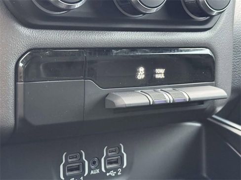 Used 2020 RAM 1500 Big Horn image 6