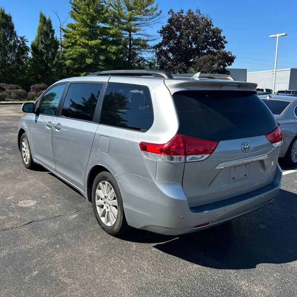Used 2011 Toyota Sienna Limited AWD/4WD image 5