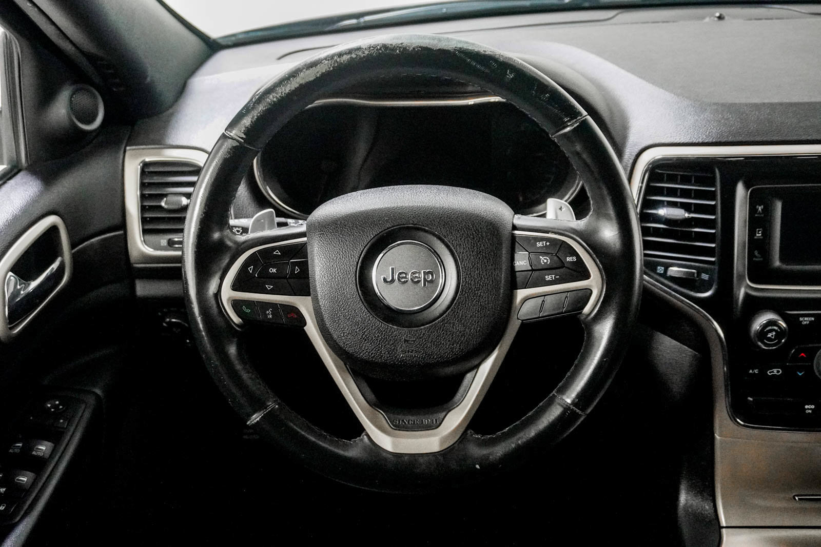 Used 2014 Jeep Grand Cherokee Laredo w/ Quick Order Package 23E AWD/4WD image 20