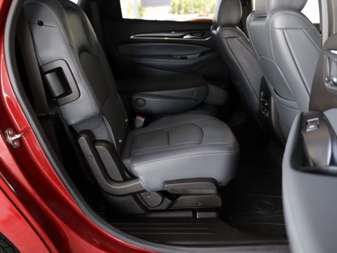 Used 2022 Buick Enclave Essence w/ Sport Touring Edition image 32