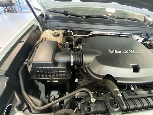 Used 2022 Chevrolet Colorado LT w/ LT Convenience Package AWD/4WD image 39