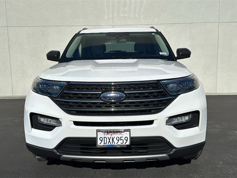 Certified 2022 Ford Explorer XLT w/ Equipment Group 202A image 2