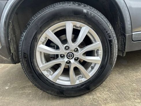 Used 2020 Nissan Rogue SV FWD image 19