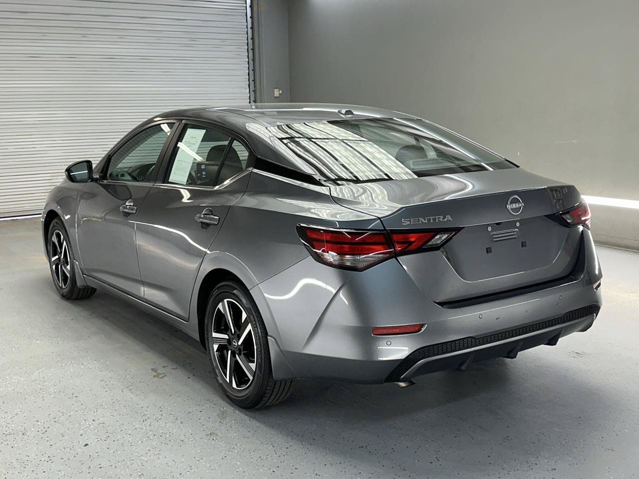 Used 2025 Nissan Sentra SV FWD image 9