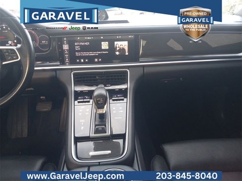 Used 2018 Porsche Panamera 4 image 12