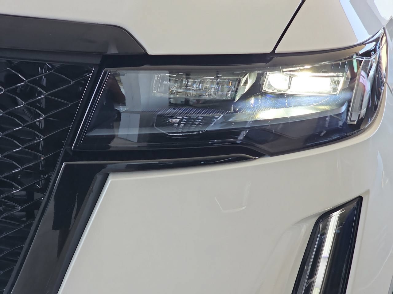 Certified 2023 Cadillac Escalade Sport w/ LPO, ONYX Package AWD/4WD image 34