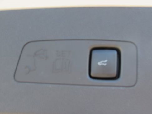 Used 2023 Lincoln Corsair Reserve image 6