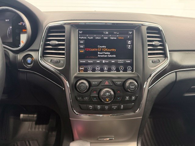 Used 2018 Jeep Grand Cherokee Limited AWD/4WD image 16