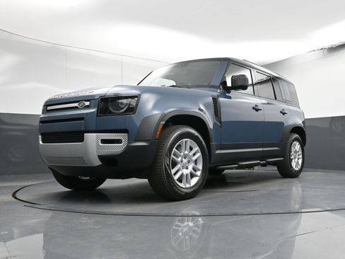 Used 2025 Land Rover Defender 110 S image 26