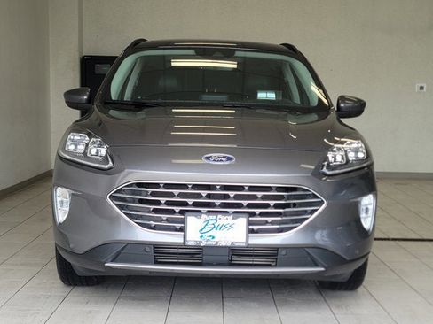 Used 2022 Ford Escape Titanium w/ Titanium Elite Package AWD/4WD image 2