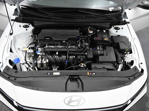 New 2026 Hyundai Elantra SEL Sport FWD image 22