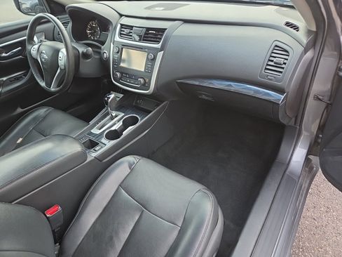 Used 2016 Nissan Altima 2.5 SL w/ 2.5 Technology Package image 21