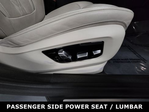 Used 2018 BMW 530e xDrive image 27