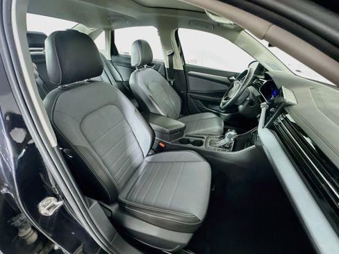 Used 2025 Volkswagen Jetta SE FWD image 30