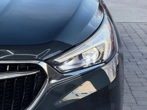 Used 2018 Buick Enclave Essence image 19