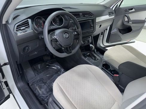 Used 2020 Volkswagen Tiguan S image 11