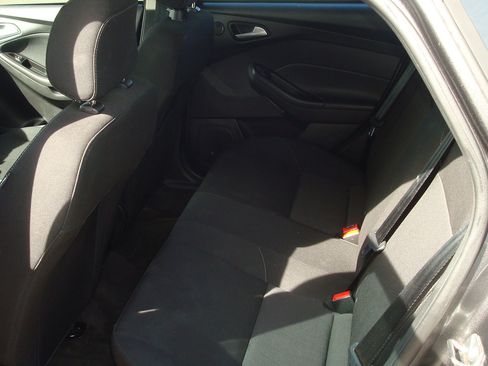 Used 2018 Ford Focus SEL FWD image 7