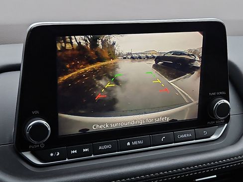 Certified 2023 Nissan Rogue SV image 17