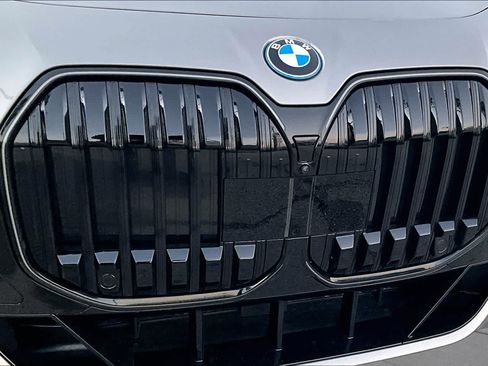 Used 2025 BMW i7 xDrive60 AWD/4WD image 28