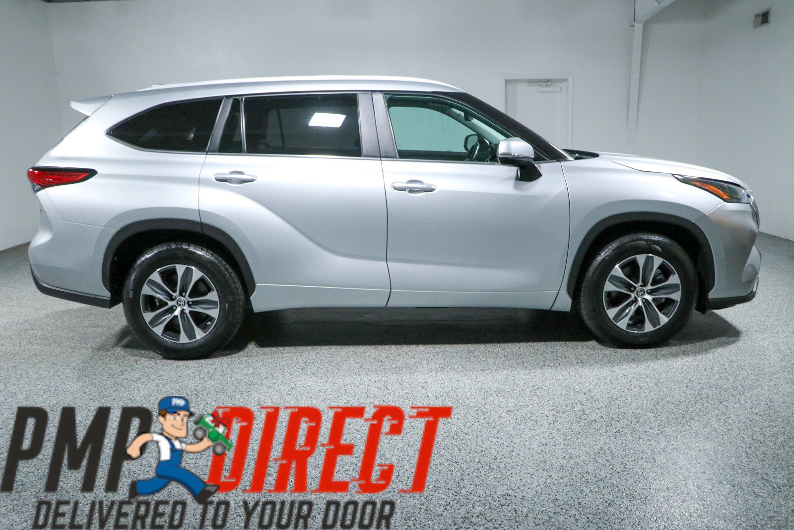 Used 2023 Toyota Highlander XLE FWD image 6