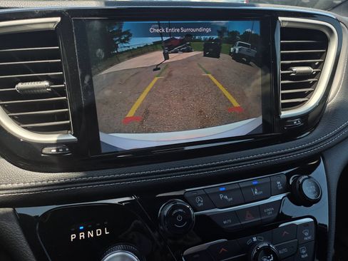 New 2026 Chrysler Pacifica Select FWD image 8