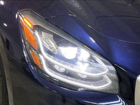 Used 2019 Kia K900 Luxury image 32