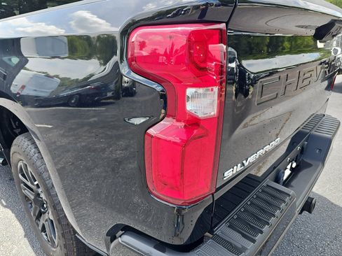 Used 2024 Chevrolet Silverado 1500 RST w/ Z71 Off-Road Package AWD/4WD image 34