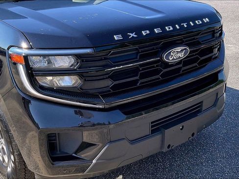 Certified 2025 Ford Expedition Max Active AWD/4WD image 28
