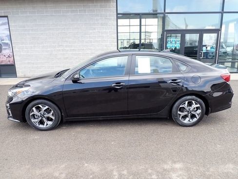 Certified 2021 Kia Forte LXS image 2