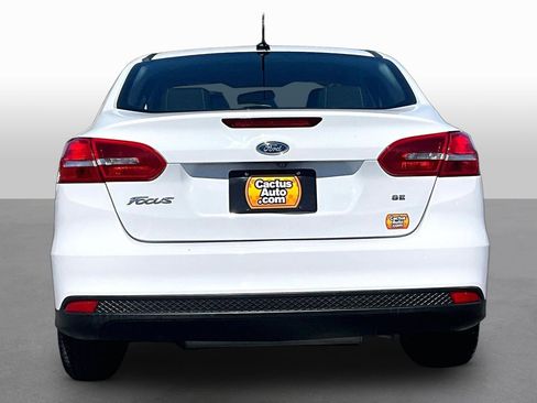 Used 2017 Ford Focus SE image 4