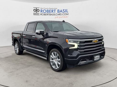 Used 2023 Chevrolet Silverado 1500 High Country w/ High Country Premium Package image 7