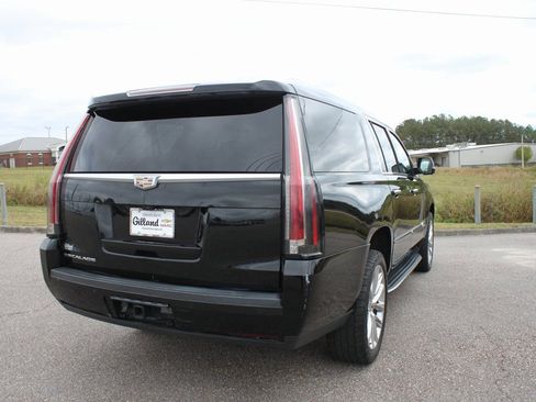 Used 2017 Cadillac Escalade ESV Luxury image 24