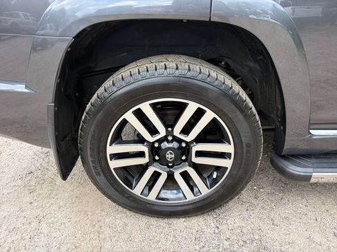 Used 2018 Toyota 4Runner Limited AWD/4WD image 30
